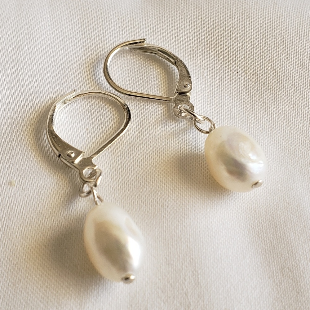 Sterling silver and pearl earrings